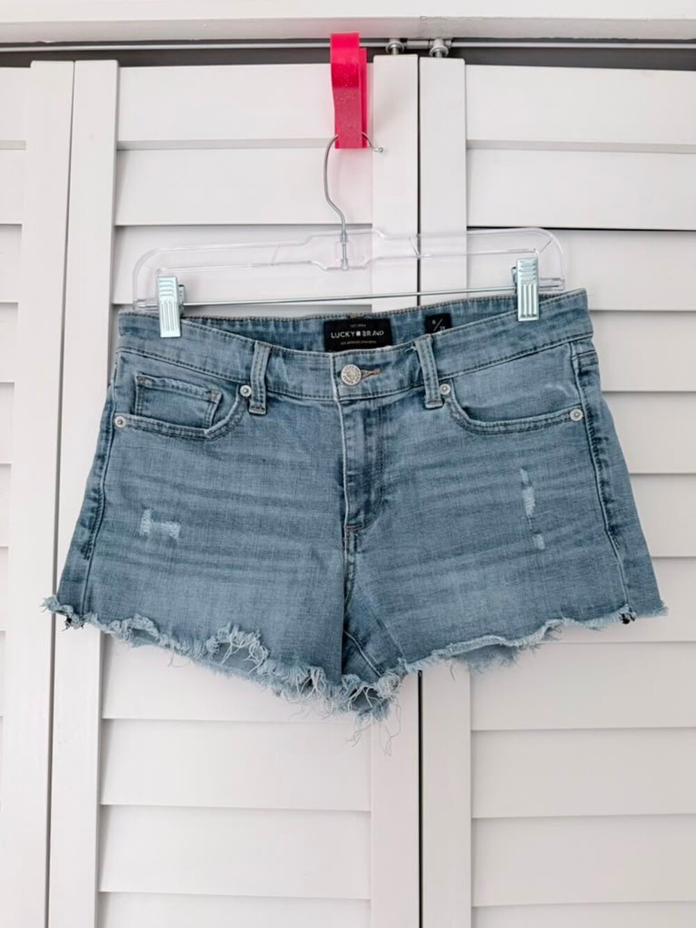 Lucky Brand The Cut Off Denim Shorts Women's Size 6/28 Distressed Raw Hem Stretc